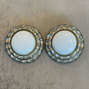 Stunning Vintage Clear Rhinestones stacked Earrings clip on